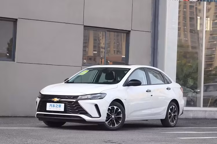 Tuy nhiên, Geely Emgrand 2025 được trang bị nền tảng buồng lái kỹ thuật số hiệu suất cao thế hệ mới E02 và hệ sinh thái thông minh liên tục được nâng cấp, ở một mức độ nhất định đáp ứng nhu cầu mua xe của người tiêu dùng trẻ ngày nay.
