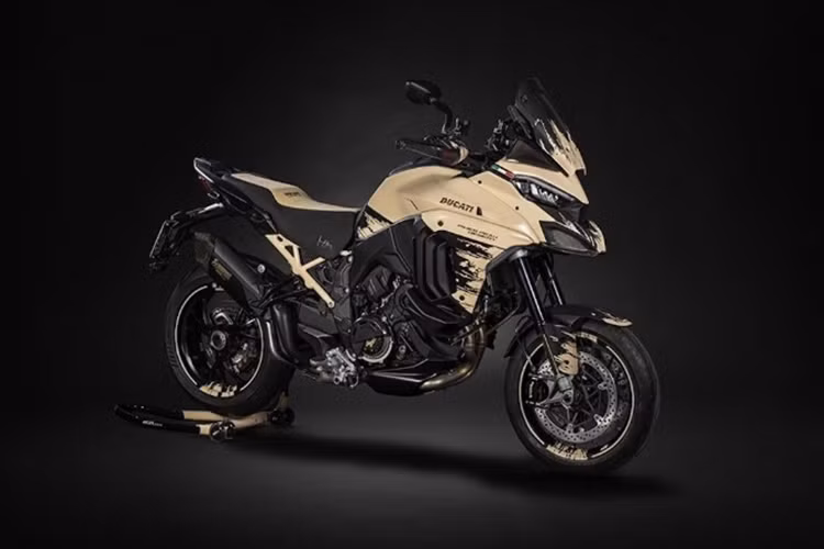 Chiếc xe phân khối lớn Ducati Multistrada V4 Pikes Peak Desert 2024 mới này được ra đời từ sự kết hợp của đầu bếp Massimo Bottura với công ty Borgo Panigale.