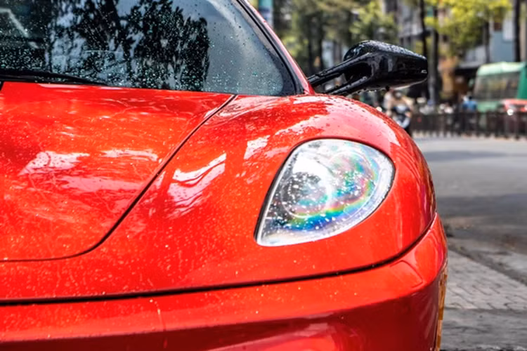 Nhằm thay thế dòng siêu xe 360, hãng Ferrari đã cho ra mắt F430 vào năm 2004 và sản xuất đến năm 2009 thì "khai tử" để nhường chỗ cho thế hệ tiếp theo là 458 Italia.