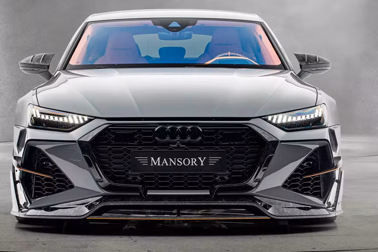 Đây là những con số thực sự đáng nể khi vượt qua siêu xe hiện đại như Lamborghini Revuelto (“chỉ có” 1.001 mã lực). Phiên bản tiêu chuẩn của Audi RS7 có thể tăng tốc từ 0 – 100 km/h chỉ trong 3,3 giây. Tuy nhiên với bản độ của Mansory, thời gian cần để hoàn tất cú bứt tốc này đã giảm xuống chỉ còn dưới 3 giây, đem lại cảm giác thực sự khác biệt cho những ai may mắn có cơ hội sở hữu mẫu xe này.