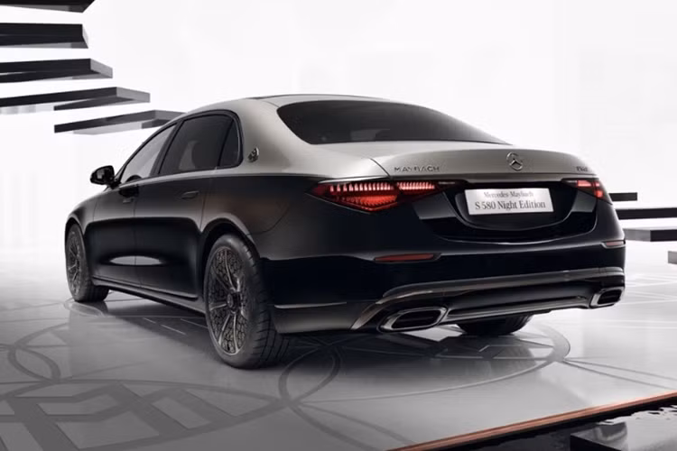 Tại thị trường Nhật Bản, giá xe Mercedes-Maybach S 580 Night Edition khởi điểm từ 44 triệu Yên (khoảng hơn 7 tỷ đồng) và chỉ được sản xuất giới hạn 30 chiếc. Khách hàng muốn mua xe sẽ phải rút thăm để quyết định sự may mắn.