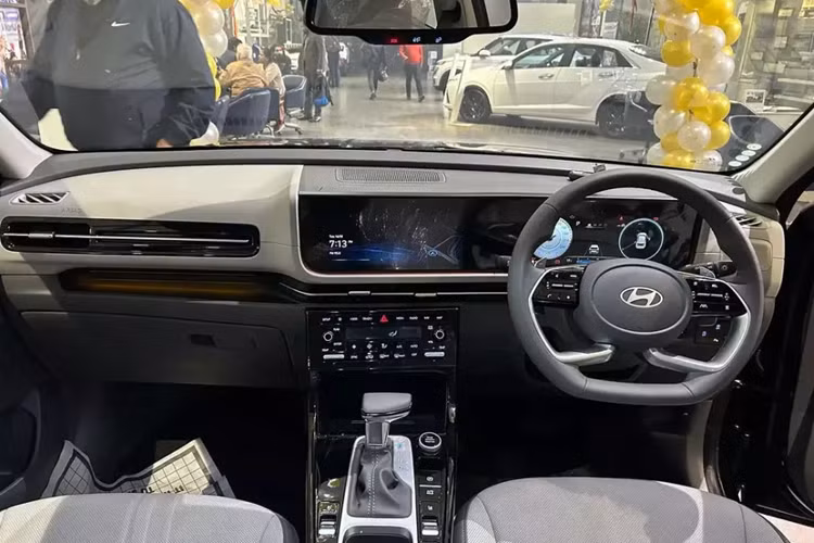 Tại thị trường này, mẫu SUV cỡ B nhà Hyundai hiện có cả phiên bản tiêu chuẩn và N Line với thiết kế thể thao hơn. Đặc biệt, hãng Hyundai cũng đã xác nhận kế hoạch sẽ ra mắt phiên bản chạy hoàn toàn bằng điện của Creta vào cuối năm nay. Hiện chưa có nhiều thông tin liên quan đến Hyundai Creta phiên bản thuần điện EV.