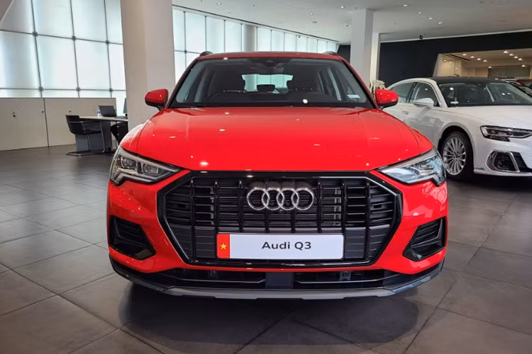 Audi Q3 Black Edition 2024 gia 1,8 ty dong, van dung chia khoa co-Hinh-2