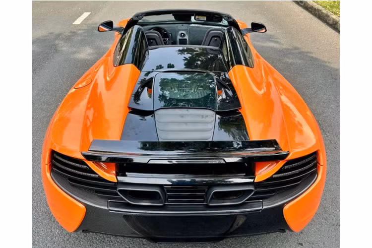 Cung cấp sức mạnh cho McLaren 650S là động cơ V8 tăng áp kép, dung tích 3.8L, sản sinh công suất 641 mã lực và 680 Nm mô-men xoắn. Sức mạnh truyền đến bánh sau thông qua hộp số ly hợp kép 7 cấp giúp xe có thể tăng tốc từ 0-100 km/h trong 3 giây trước khi đạt vận tốc tối đa 328 km/h.