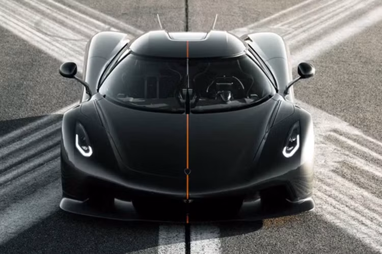 Siêu xe megcar Koenigsegg Jesko chỉ sử dụng khối động cơ xăng V8, tăng áp kép, dung tích 5.0 lít nhưng lại sản sinh ra công suất tối đa lên đến 1.603 mã lực nếu như chủ nhân đổ xăng nhiên liệu sinh học E85, còn nếu đổ xăng A98, công suất tối đa của Koenigsegg Jesko chỉ là 1.281 mã lực.