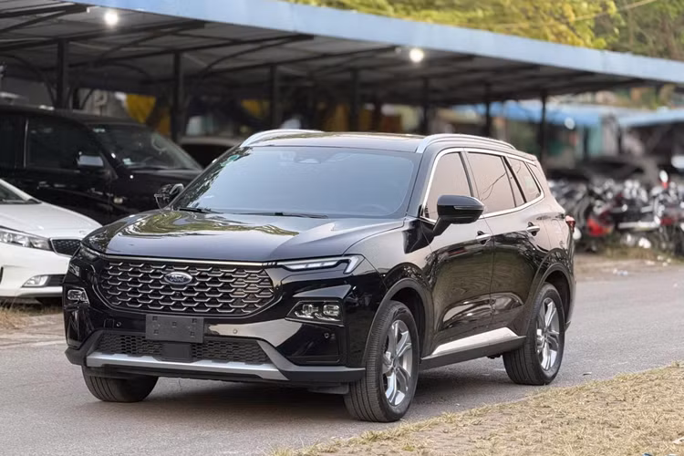 Dù chỉ mới gia nhập thị trường Việt Nam từ năm 2022, Ford Territory mới đã nhanh chóng tạo ra sự cạnh tranh mạnh mẽ trong phân khúc SUV hạng C và gây khó khăn cho nhiều đối thủ vốn là "hàng hot" trước đó.