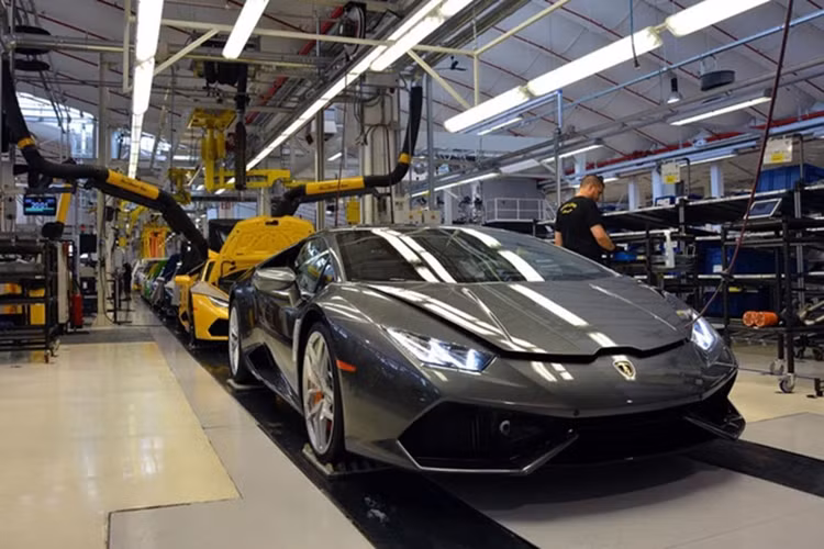 Lamborghini xác nhận, hãng sẽ trình làng mẫu Temerario - người kế nhiệm của Huracan tại Monterey Car Week Vào giữa tháng 8.