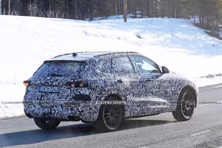 "Audi Q5 đã đại diện cho sự thành công của Audi trong hơn 15 năm", ông Gernot Döllner, CEO của thương hiệu Đức, cho biết. "Với thế hệ thứ 3 của mẫu SUV Audi thành công nhất, chúng tôi sẽ bắt đầu trẻ hóa danh mục xe gầm cao của mình bằng các mẫu ô tô động cơ đốt trong và plug-in hybrid tiết kiệm nhiên liệu".