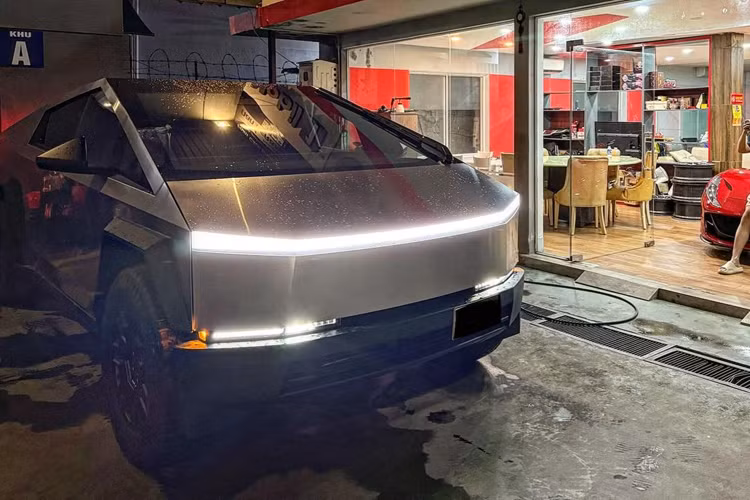 Ở bản cao cấp nhất là Cyberbeast, chiếc xe bán tải điện Tesla Cybertruck 2024 có công suất tối đa 845 mã lực và thời gian tăng tốc từ 0-96 km/h chỉ 2,6 giây.