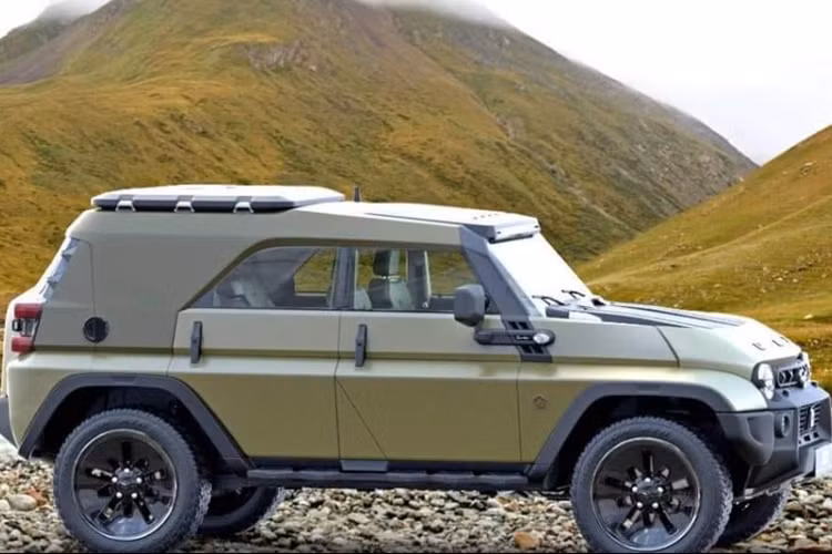 Chiếc UAZ Bor hoàn toàn mới này được đồn thổi là chuẩn bị ra mắt. Dù không chia sẻ nhiều thông tin về xe, nhưng dựa vào hình ảnh có thể thấy đây là một mẫu xe gầm cao cỡ nhỏ, mang đậm chất offroad.