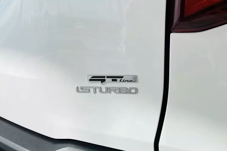 Động cơ đi kèm với hộp số tự động vô cấp CVT và hệ dẫn động cầu trước. Kể từ khi ra mắt Việt Nam đến nay, Kia Seltos mới sở hữu doanh số không quá cao, một phần do tác động khách quan của thị trường, một phần vì giá bán cao.