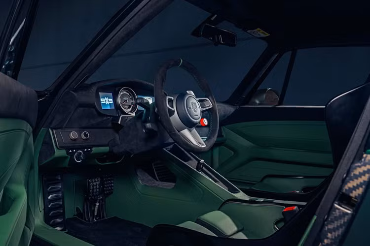 Kalmar 9×9 là hypercar cổ điển với diện mạo của 959, việc trang bị khối động cơ sáu xi-lanh phẳng tăng áp công suất 930 mã lực ở phía sau sẽ đem đến cảm giác hiệu năng ấn tượng của chiếc xe độ. Động cơ 3.8 lít của xe truyền sức mạnh tới cả bốn bánh thông qua hộp số ly hợp kép.