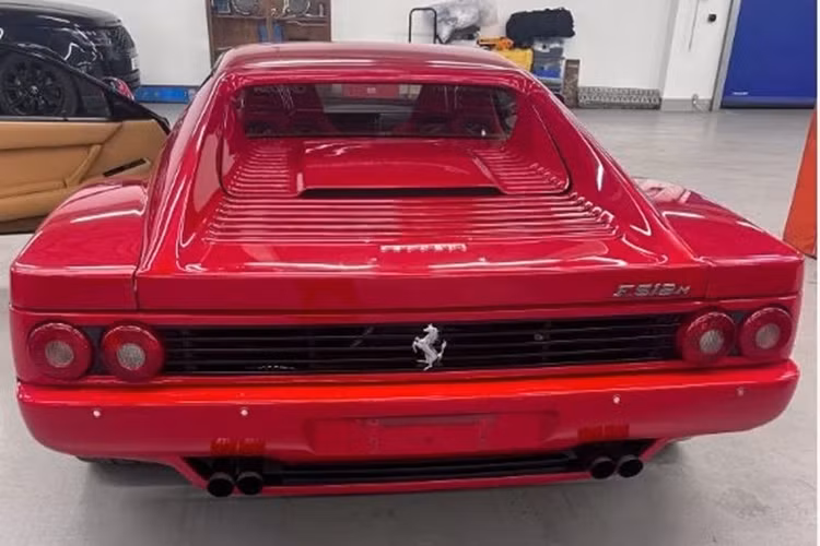 Theo chuyên trang Classic.com, mức giá xe Ferrari F512 M trung bình khoảng 423.000 USD, với giá trị cao nhất từng được ghi nhận là 780.500 USD. Tuy nhiên, chiếc Ferrari thứ 2 bị đánh cắp vào năm 1995 vẫn chưa được tìm thấy.
