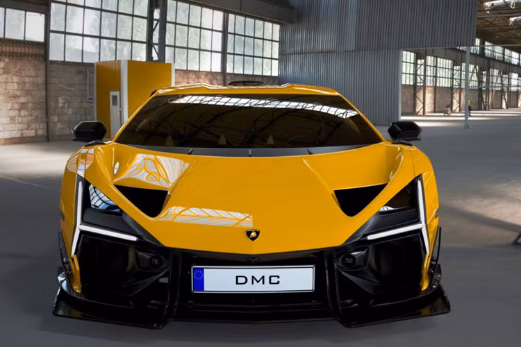 DMC đã ra mắt gói độ E-GT với những hình ảnh thiết kế đồ họa CGI, nhưng gói nâng cấp này có một diện mạo hầm hố hơn nhiều so với bộ Bodykit Molto Veloce, nổi bật với cánh gió sau cỡ lớn ốp liền với hai bên khuếch tán sau của xe và cánh gió này cũng được trang bị một vây lướt gió đứng được lắp đặt dọc trên nắp động cơ xe.