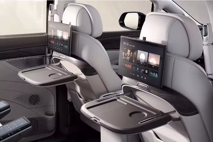 Phiên bản PHEV áp dụng công nghệ DM thế hệ thứ năm của BYD . Công suất cực đại của động cơ 1.5T BYD472ZQB là 115 kW (154 mã lực), tăng 13 kW (17 mã lực) so với mẫu xe năm 2024.
