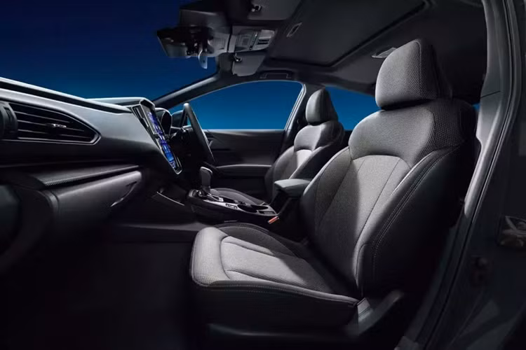 Hệ thống hybrid này vẫn được Subaru xây dựng dựa trên một mô đun truyền động thông thường, thay vì cấu trúc eAxle (mô-đun tích hợp hộp số, mô-tơ truyền động và bộ biến tần được tích hợp gọn gàng thành một thể thống nhất) của Toyota.