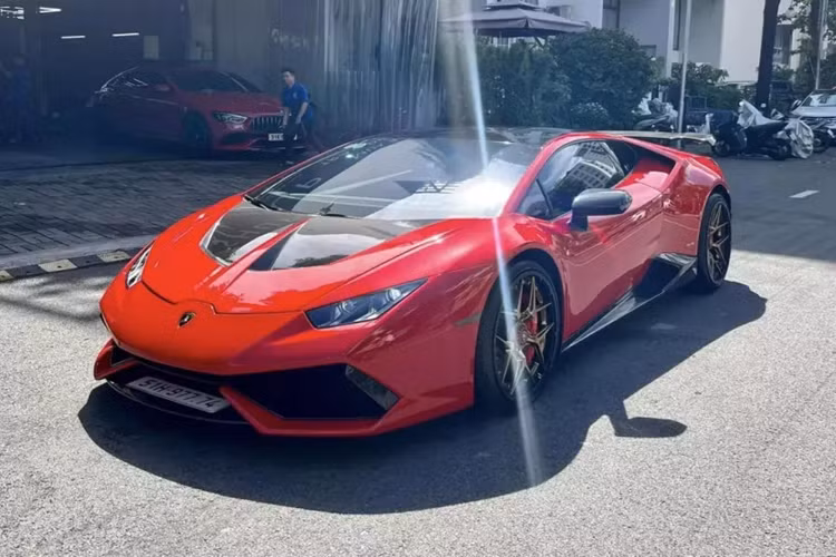 Hiện tại, chiếc siêu xe Lamborghini Huracan LP610-4 của Đoàn Di Băng đã định danh biển mới, đó là 51L-262.99, biển này là đấu giá với số tiền 40 triệu đồng.