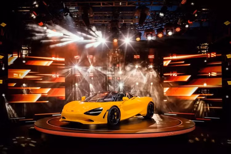 Mới đây, thông tin 1 hot TikToker tậu chiếc siêu xe mui trần McLaren 750S Spider đầu tiên ở Việt Nam có giá bán từ 25 tỷ đồng, chưa bao gồm tùy chọn, đã nhanh chóng thu hút sự quan tâm của cộng đồng mạng, cũng như giới mê xe trong nước.