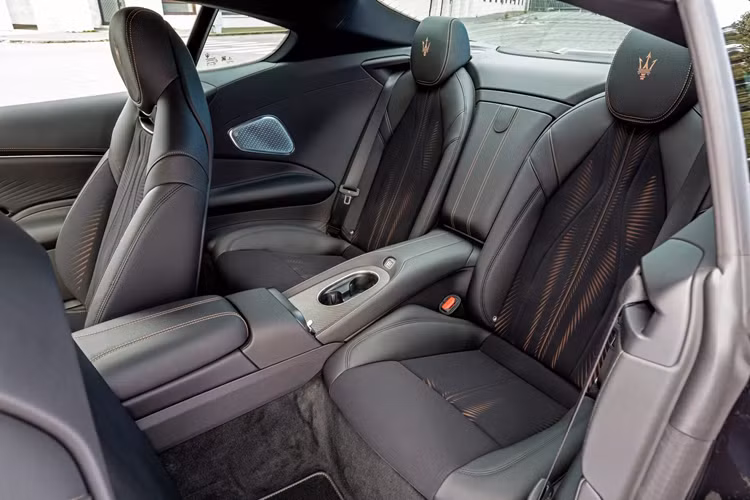 Để hỗ trợ cho nỗ lực điện hóa, Maserati sẽ đầu tư vào nhà máy Modena và phát triển các cơ sở vật chất mới. Trong đó sẽ mở rộng gói cá nhân hoá Fuoriserie và tập trung vào các mẫu xe đặt hàng hoặc xe độ đặc biệt.