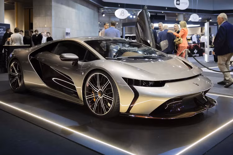 Bertone GB110 lo dien voi dong co V10, manh toi 1124 ma luc