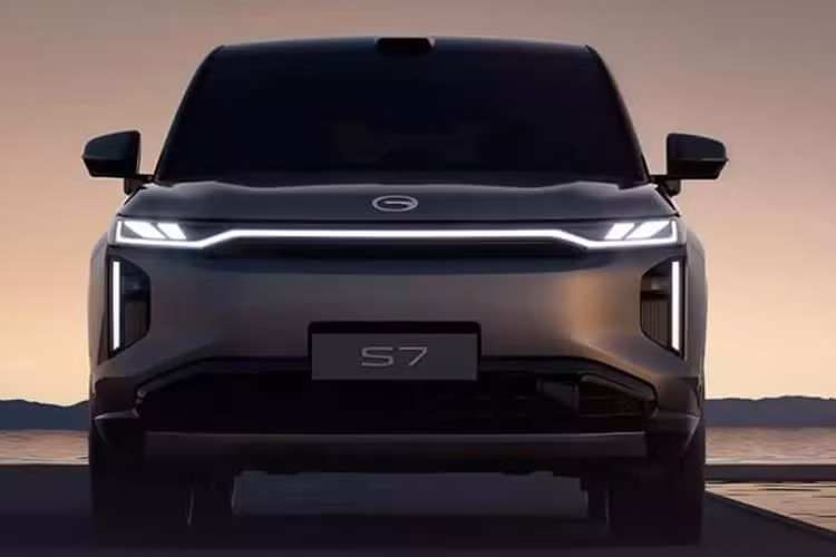 Sức mạnh đến từ động cơ có tên mã là 4A15M3 với công suất 118 kW (158 mã lực), kết hợp với bộ pin lithium iron phosphate do Yinpai Battery và Zenergy cung cấp. Tốc độ tối đa là 185 km/h.