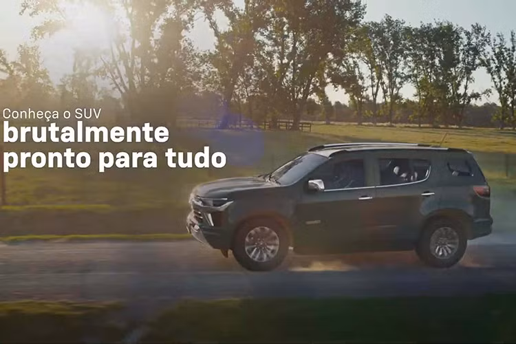 Ở phiên bản mới, các kỹ sư đã cải tiến hệ thống treo và cột lái của mẫu xe SUV Chevrolet Trailblazer 2025 để mang lại cảm giác lái êm ái hơn.