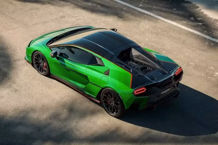 Cũng có ít hơn 80% mối hàn nhiệt. Mặc dù vậy, khung gầm của siêu xe Lamborghini Temerario vẫn cung cấp độ cứng xoắn lớn hơn 25%. Temerario cũng có khung động cơ phía sau được thiết kế riêng.