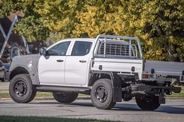 Được tạo ra bởi nhóm phát triển sản phẩm IMG có trụ sở tại Úc của Ford Motor Company, Ranger Super Duty có khả năng được trang bị động cơ diesel tăng áp. Hiện tại vẫn chưa rõ loại nào. Thế hệ Ranger này đi kèm với động cơ EcoBlue I4 2.0 lít hoặc Power Stroke V6 3.0 lít, trong đó động cơ sau có sức mạnh lớn hơn.