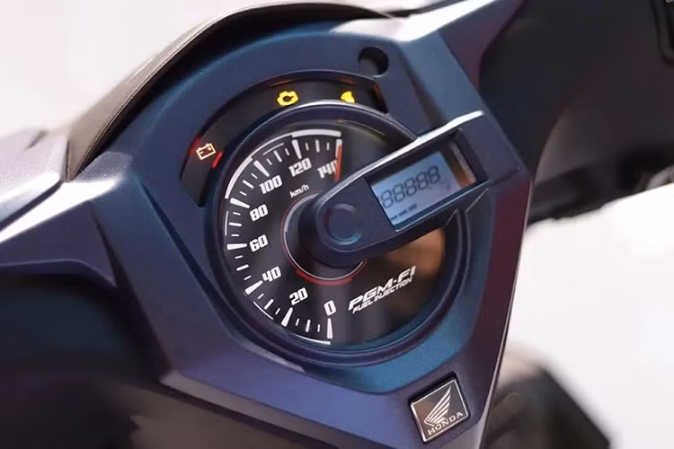 Tại Indonesia, Honda BeAT được trang bị máy xăng eSP, có dung tích 110cc với hệ thống phun xăng PGM-FI, sản sinh công suất tối đa 8,9 mã lực và mô-men xoắn cực đại 9,2 Nm.