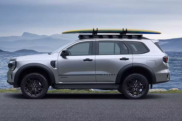 Nằm bên dưới nắp ca-pô của mẫu SUV hạng D này là động cơ diesel 4 xi-lanh, tăng áp đơn, dung tích 170 mã lực và mô-men xoắn cực đại 405 Nm. Động cơ đồng hành với hộp số tự động 6 cấp và hệ dẫn động cầu sau. Xe có 4 chế độ lái, bao gồm Normal, Eco, Tow/Haul và Slippery.