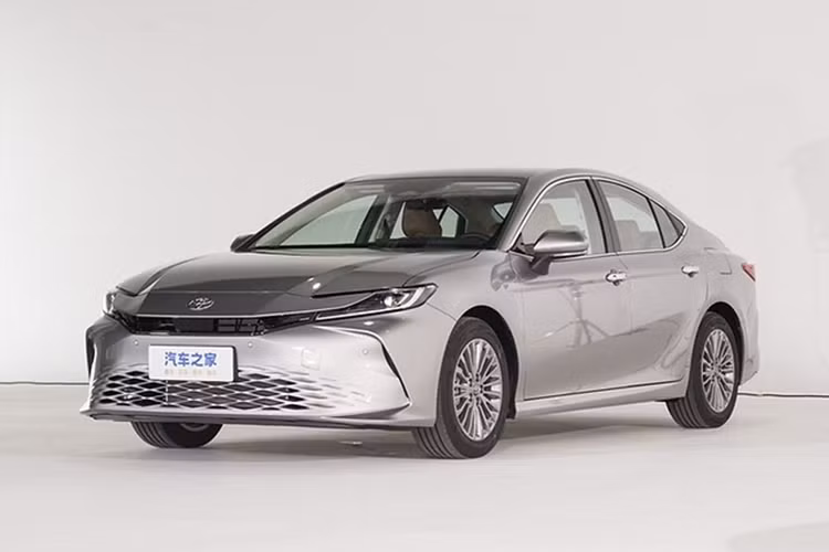 Hệ thống này bao gồm các tính năng hiện đại như cảnh báo tiền va chạm giúp phát hiện phương tiện và người đi bộ, kiểm soát hành trình thích ứng, hỗ trợ chệch làn đường, hỗ trợ biển báo giao thông, đèn pha tự động, giám sát điểm mù và cảnh báo phương tiện cắt ngang phía sau.
