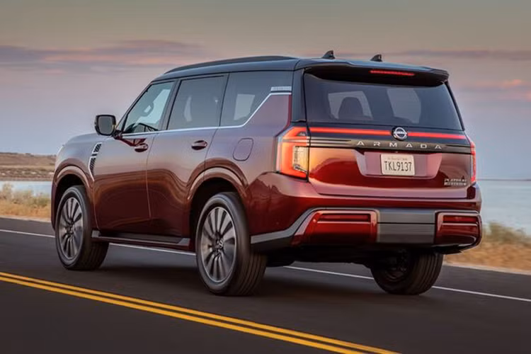 Phiên bản Platinum Reserve cao cấp nhất được nâng tầm với hệ thống ProPILOT Assist 2.1 tiên tiến, cung cấp khả năng lái bán tự động. Nissan Armada 2025 ở Mỹ với 9 phiên bản có giá từ 56-80.000 USD (1,43-2 tỷ đồng). Tại thị trường Mỹ, xe sẽ cạnh tranh với đối thủ Toyota Sequoia.