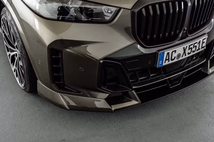 Hơn nữa, AC Schnitzer cũng cung cấp các tùy chọn tinh chỉnh hệ thống treo để hạ thấp chiều cao của xe thêm khoảng 15-30 mm, tuy nhiên nếu xe không được trang bị hệ thống treo khí nén thì hãng độ mới có thể can thiệp để chỉnh sửa.