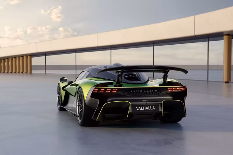 Giống như các mẫu xe Aston Martin hiện có khác, những người mua Valhalla sẽ được cung cấp các tùy chọn cá nhân hóa độc đáo thông qua bộ phận Q by Aston Martin. Không có thông tin nào về giá xe Aston Martin Valhalla nhưng được biết xe sẽ chỉ sản xuất giới hạn ở 999 chiếc trên toàn thế giới.