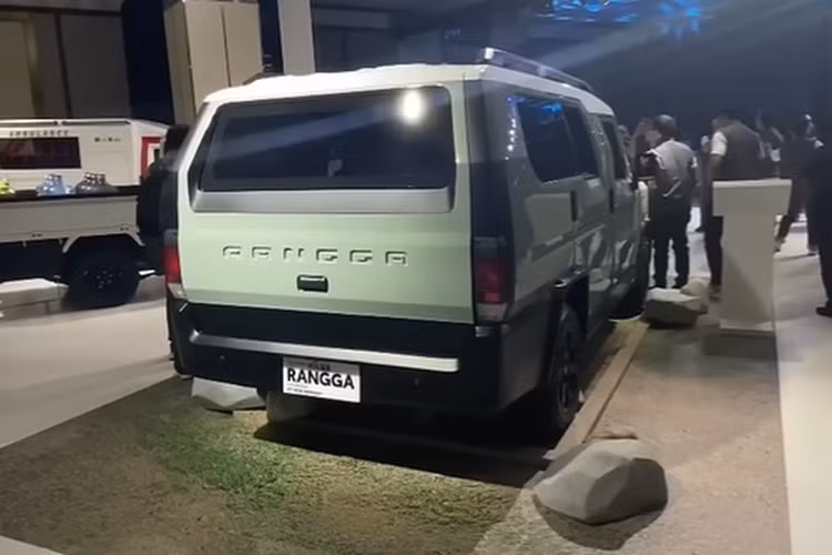 Cung cấp sức mạnh cho mẫu SUV này là hai tùy chọn động cơ. Thứ nhất là động cơ xăng 2.0 lít kết hợp với hộp số sàn 5 cấp, sản sinh công suất 137 mã lực. Thứ hai là động cơ turbodiesel 2.4 lít kết hợp với hộp số tự động 6 cấp sản sinh công suất 148 mã lực.