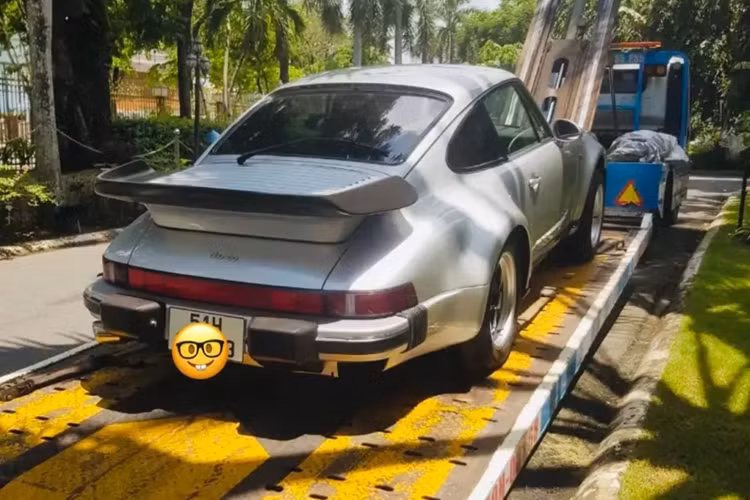 Xe thể thao Porsche 930 Turbo được trang bị khối động cơ 6 xy-lanh, dung tích 3.3 lít, tăng áp, sản sinh ra công suất tối đa 282 mã lực tại vòng tua máy 5.500 vòng/phút và mô-men xoắn cực đại 412 Nm tại vòng tua 4.000 vòng/phút.