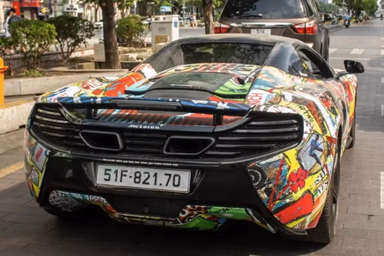 Nguyên bản, siêu xe mui trần McLaren 650S Spider được trang bị động cơ V8, tăng áp kép, dung tích 3.8 lít, sản sinh công suất tối đa 641 mã lực tại vòng tua máy 7.250 vòng/phút và mô-men xoắn cực đại 678 Nm tại vòng tua máy 6.000 vòng/phút.