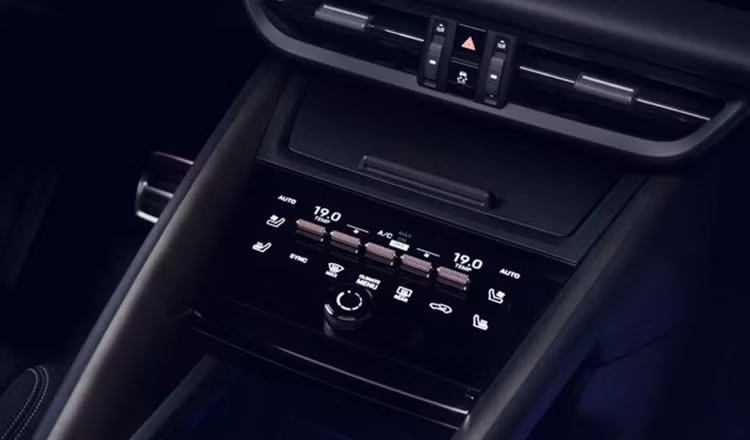Porsche Macan dien chot lich ra mat, co the ve Viet Nam ngay nam nay-Hinh-3