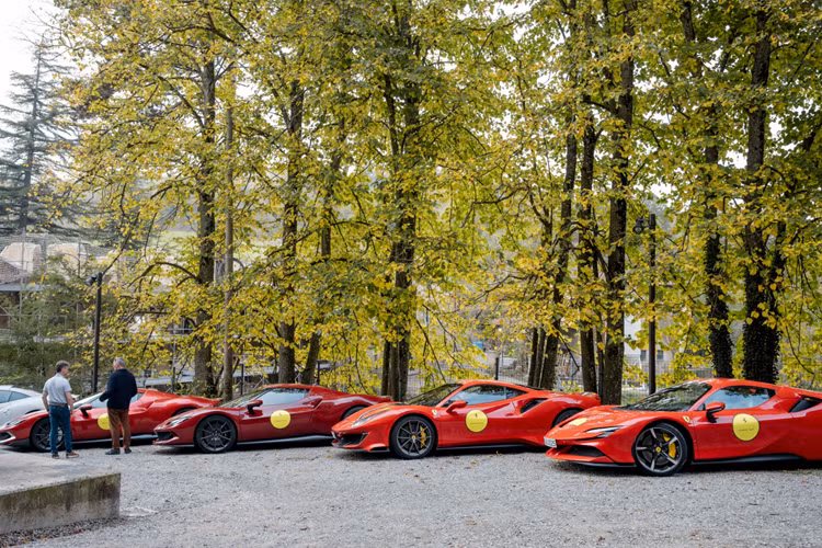 Vừa qua, hành trình đua cuối của hành trình Ferrari Tour 2024 vừa qua đã được tổ chức tại Emilia-Romagna, quê hương của công ty có trụ sở tại Maranello lịch sử và là cái nôi của văn hóa xe thể thao Ý.