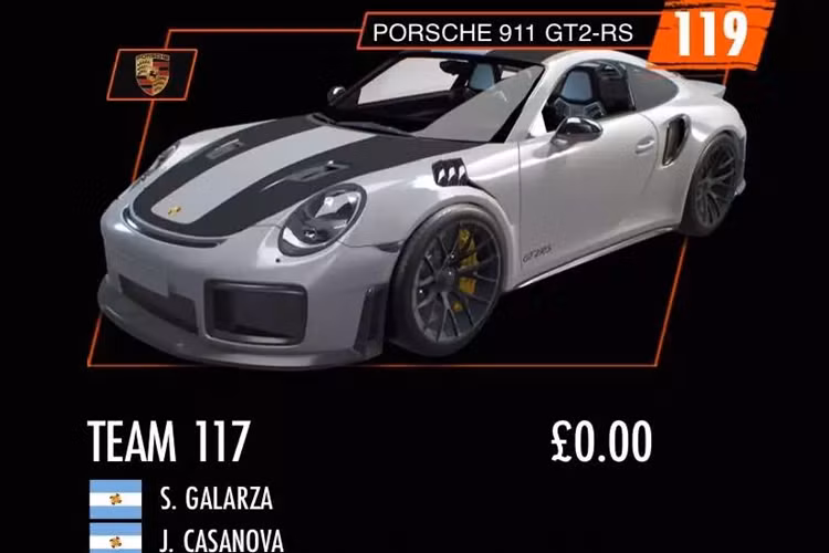 Porsche Carrera GT chỉ được sản xuất trong vòng 2 năm và thời gian này chỉ đủ cho 1.270 chiếc ra đời. Dòng xe Carrera GT từng nhận danh hiệu Best Dream Machine (cỗ máy đáng mơ ước nhất) của chương trình TV MotorWeek vào năm 2005.
