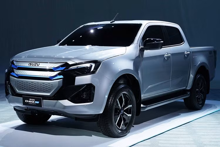 Biến thể MHEV của Isuzu D-Max thì chưa chắc sẽ ra mắt sớm, vì nó còn phụ thuộc vào sự đón nhận của khách hàng trong dịp triển lãm Bangkok International Motor Show 2024 sắp diễn ra ở Thái Lan.