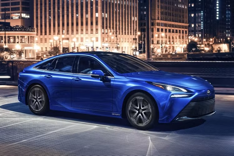 Mới đây, phiên bản nâng cấp 2024 của chiếc Toyota Mirai thế hệ thứ 2 đã chính thức trình làng đến khách hàng tại Mỹ với 2 phiên bản Mirai XLE và Mirai Limited.