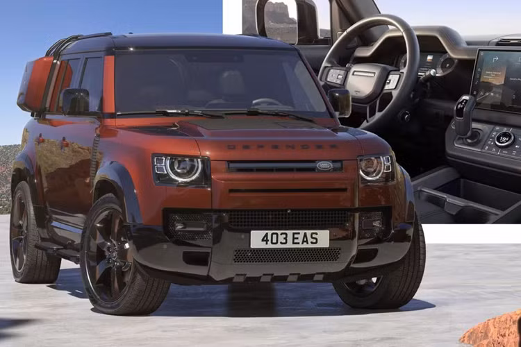 Kể từ khi ra mắt toàn cầu lần đầu vào tháng 9/2019, Land Rover Defender địa hình đến nay mới được nâng cấp. Ở phiên bản mới này, mẫu SUV thương hiệu Anh quốc được nhà sản xuất tập trung cập nhật hệ truyền động, nhằm mang đến hiệu suất vượt trội hơn cho dòng xe vốn nổi tiếng với khả năng off-road.