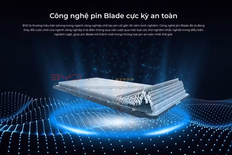Xe có tốc độ tối đa 130km/h. Theo công bố của nhà sản xuất, thời gian sạc từ 0 – 100% là 7-8 tiếng với bộ sạc AC tại nhà và sạc nhanh bằng đầu DC trong 30 phút (30-80% pin).
