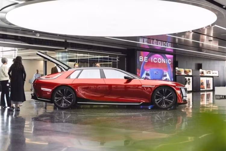Đây cũng là một trong những thay đổi mà Cadillac đã áp dụng từ cuối năm 2023 để thu hút và chiều lòng các "thượng đế" của mình. Theo đó, khách hàng mua xe Cadillac Celestiq hay các dòng xe khác của hãng sẽ có thể cá nhân hóa chiếc xe từ màu sắc cho tới chất liệu sử dụng. 