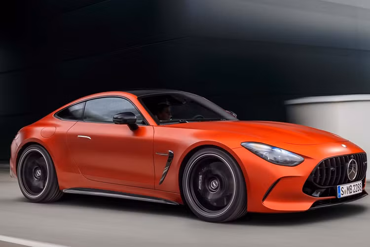 Mercedes-AMG GT 63 S E Performance so huu kha nang tang toc hang dau