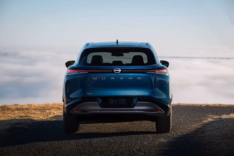 Mức tiêu thụ nhiên liệu hỗn hợp vẫn là 10 lít/100 km. Giá xe Nissan Murano 2025 thế hệ 4 sẽ được Nissan công bố gần thời điểm chính thức bán ra, hiện được ấn định vào đầu năm 2025 tại thị trường Mỹ.