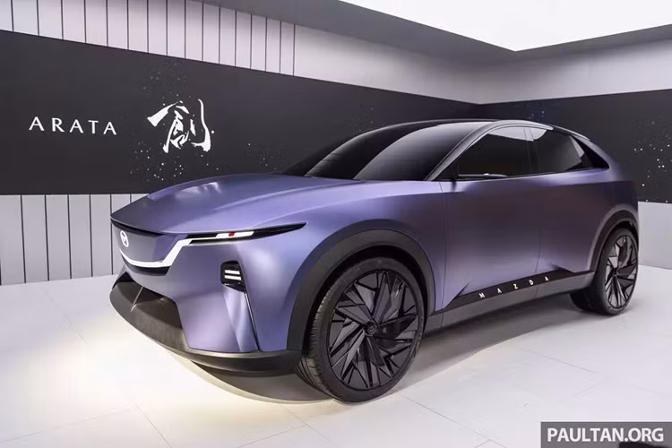 Tại triển lãm Ô tô Bắc Kinh 2024, hãng Mazda không chỉ ra mắt mẫu ôtô điện EZ-6 mới mà còn vén màn tân binh Arata. Khác với EZ-6, Mazda Arata 2025 mới chỉ là xe concept. Tuy nhiên, nhiều người dự đoán rằng Arata có thể cho thấy trước thiết kế của mẫu xe sẽ kế nhiệm Mazda CX-5 trong tương lai.