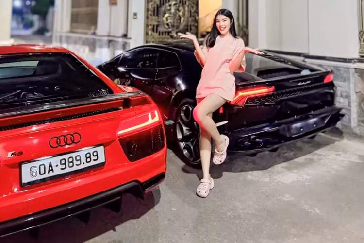 Chính vì điều này đã có nhiều người ngắm đến mẫu siêu xe Lamborghini Huracan này và 1 trong số đó có vợ chồng nữ đại gia đến từ Đồng Nai.