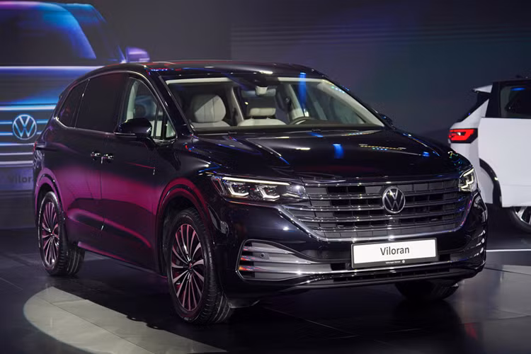 "Trái tim" của Volkswagen Viloran là động cơ xăng 4 xi-lanh, tăng áp, dung tích 2.0L với công suất tối đa 220 mã lực và mô-men xoắn cực đại 350 Nm. Động cơ đi kèm với hộp số tự động ly hợp kép 7 cấp và hệ dẫn động cầu trước.